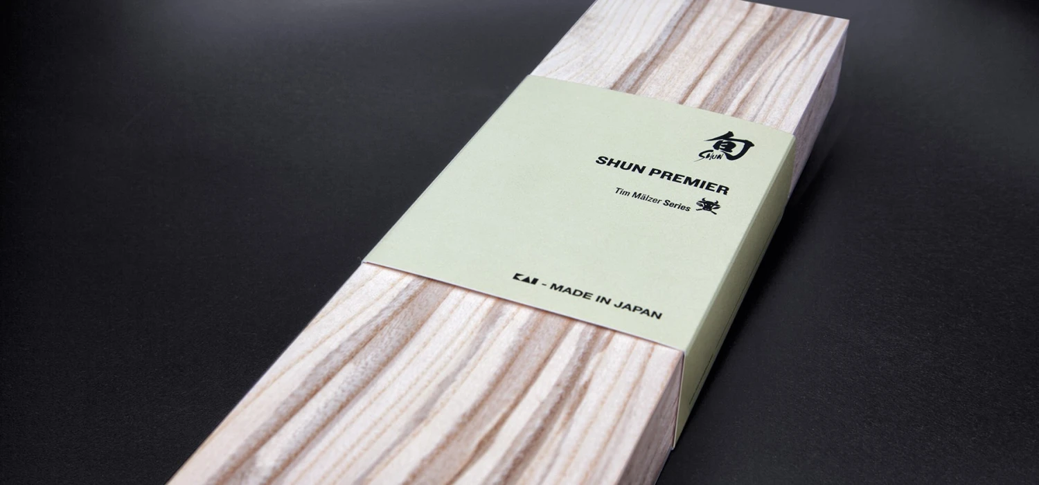 KAI Shun Premier Tim Mälzer Nakiri Knife Damascus Blade 14cm 7 KAI Shun Premier Tim Mälzer Nakiri Knife Damascus Blade 14cm - Image 5